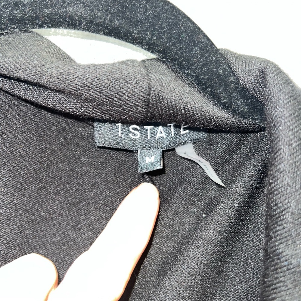 Women's 1 State Wrap top Medium NWT - Picture 2 of 5